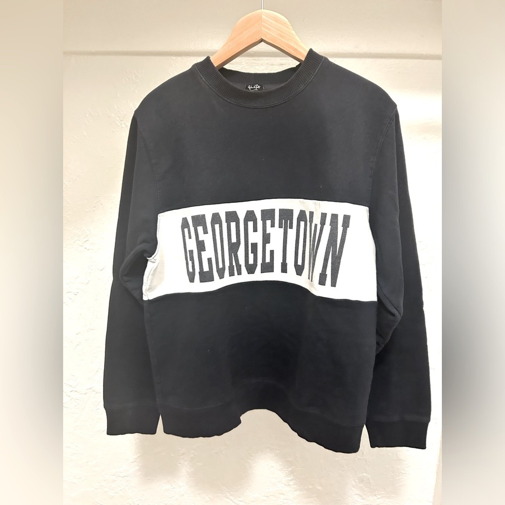 Long sleeve Georgetown University sweatshirt in navy blue/white, size M/L.